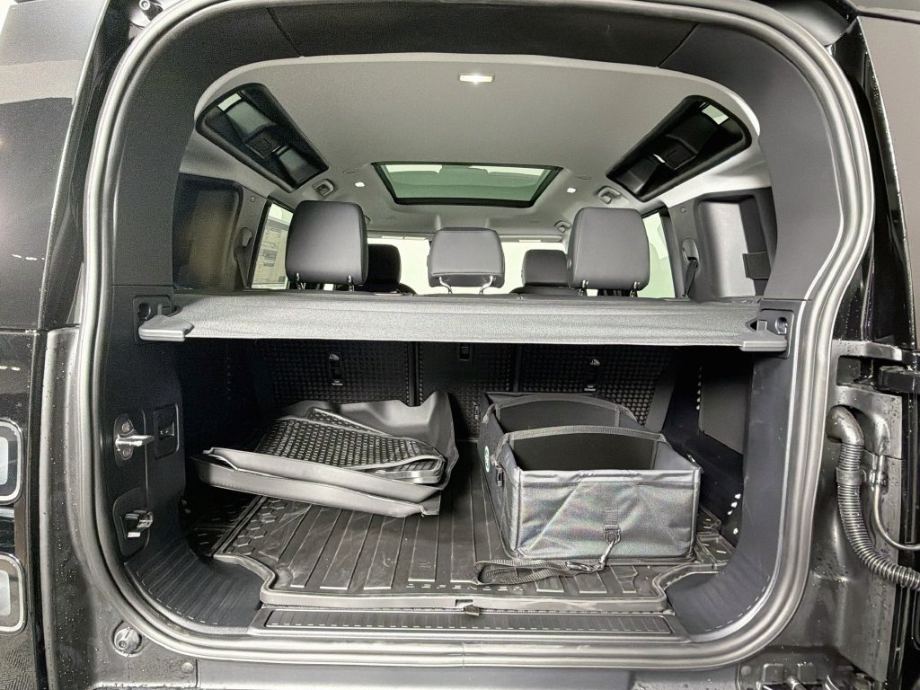 New 2026 Land Rover Defender 110 S AWD/4WD image 28