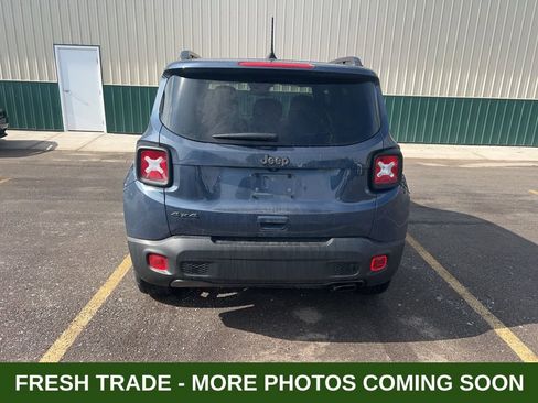 Used 2021 Jeep Renegade Latitude image 3