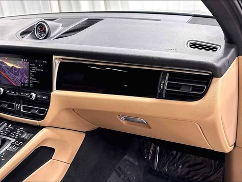 Used 2021 Porsche Macan AWD/4WD image 27