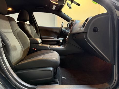 Used 2019 Dodge Charger SXT w/ Plus Group image 42