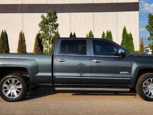 Used 2017 Chevrolet Silverado 1500 High Country AWD/4WD image 5