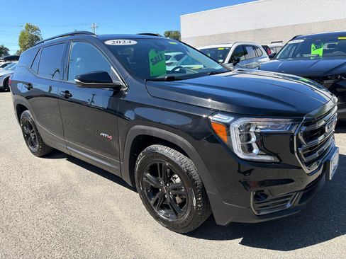 Used 2024 GMC Terrain AT4 w/ Tech Package AWD/4WD image 3