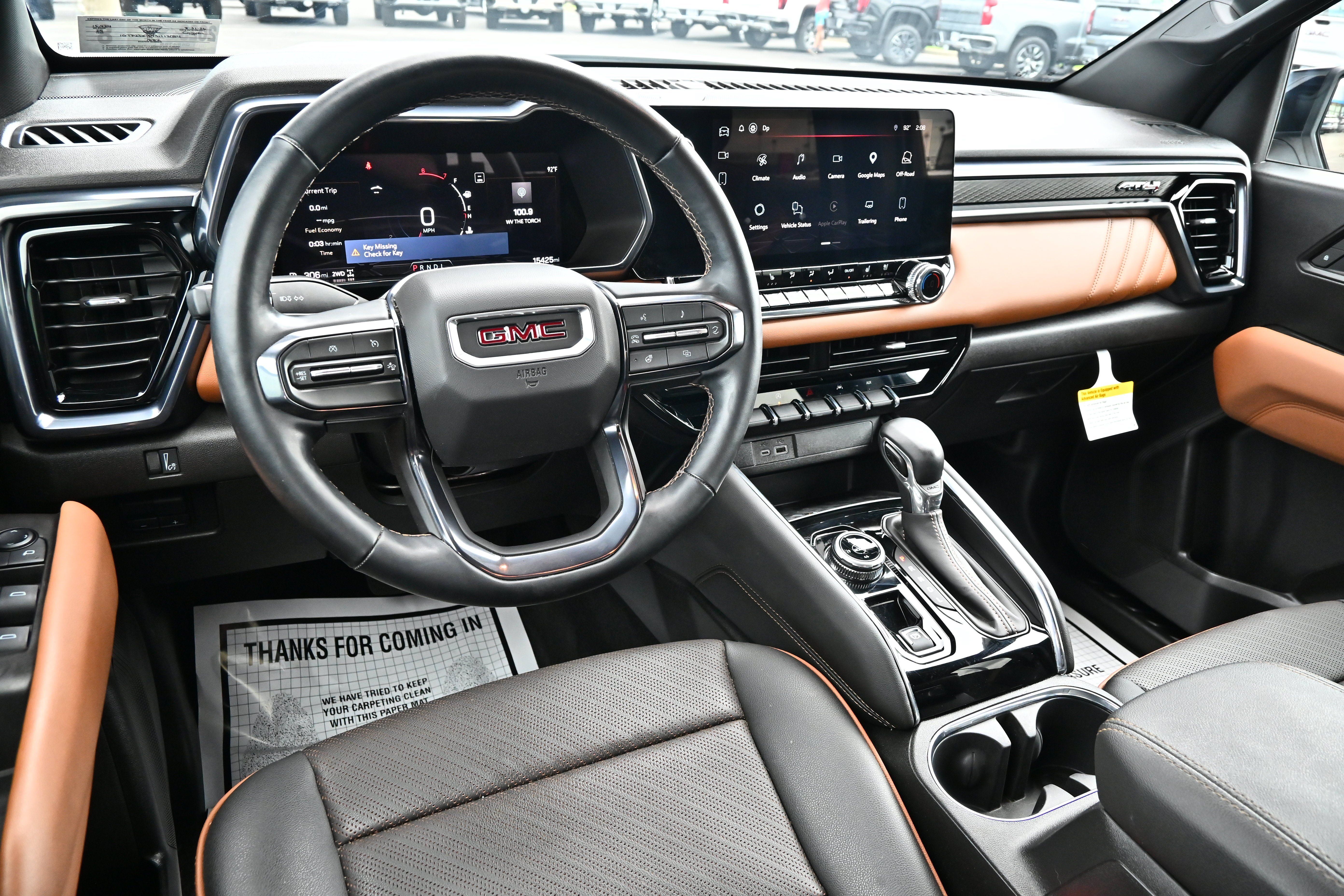 Used 2025 GMC Canyon AT4 w/ Technology Plus Package AWD/4WD image 21