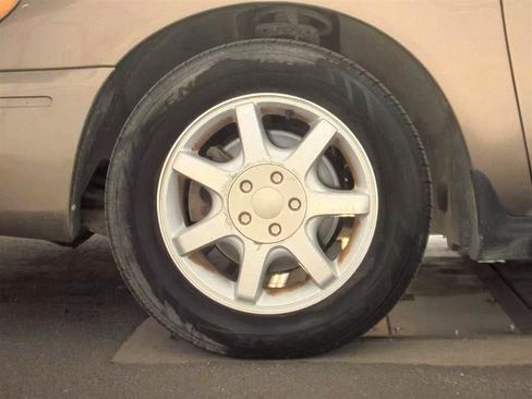 Used 2006 Ford Taurus SEL FWD image 9