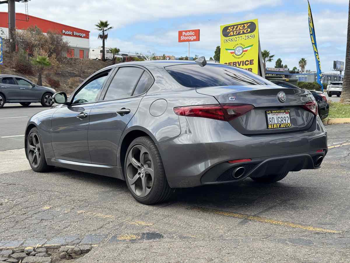 Used 2017 Alfa Romeo Giulia Ti w/ TI 18" Sport Package AWD/4WD image 10