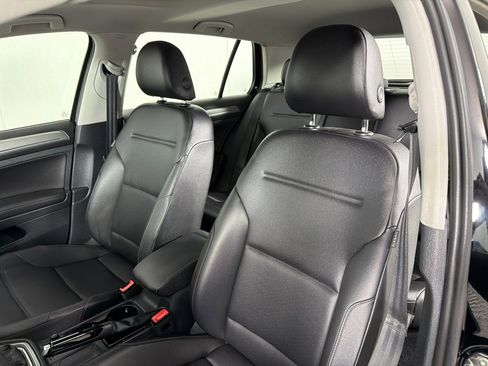 Used 2016 Volkswagen Golf SE w/ Lighting Package FWD image 12