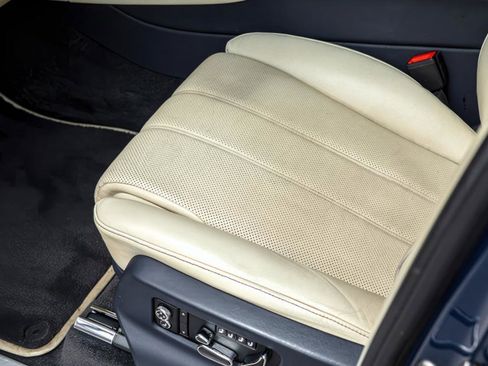 Used 2018 Bentley Bentayga image 5