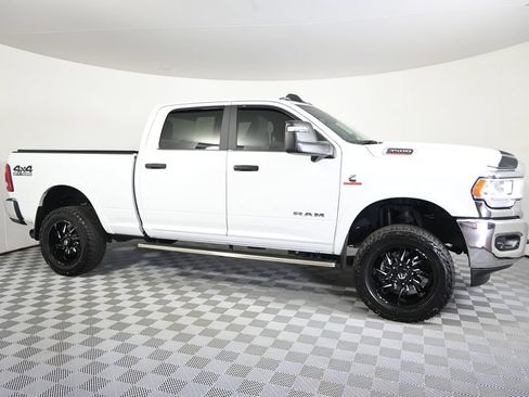 Used 2024 RAM 3500 Big Horn w/ Towing Technology Group AWD/4WD image 9