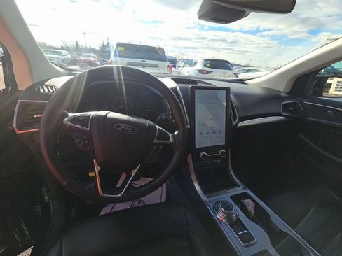 Used 2022 Ford Edge SEL w/ Convenience Package image 6