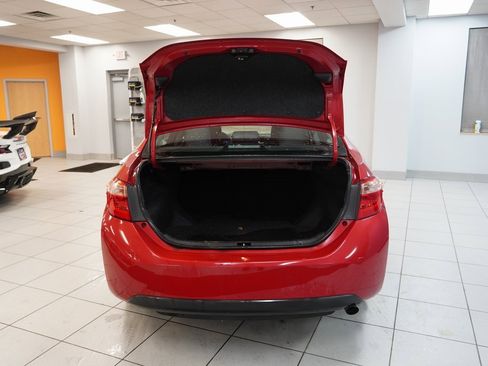 Used 2017 Toyota Corolla LE image 9