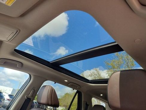 Used 2023 Honda Pilot Elite image 11