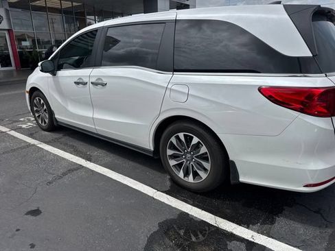 Used 2024 Honda Odyssey EX-L image 18