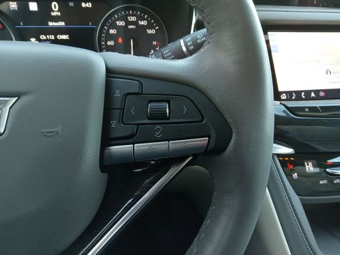 Used 2023 Cadillac XT6 Premium Luxury w/ Technology Package image 23