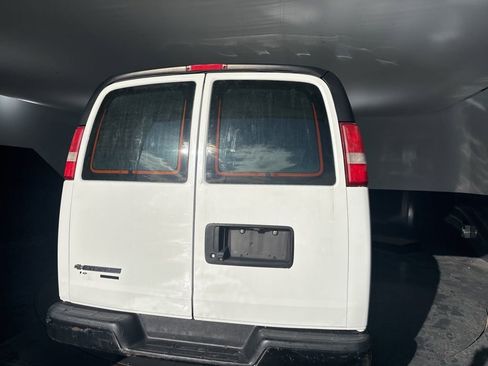 Used 2016 Chevrolet Express 2500 Extended image 11