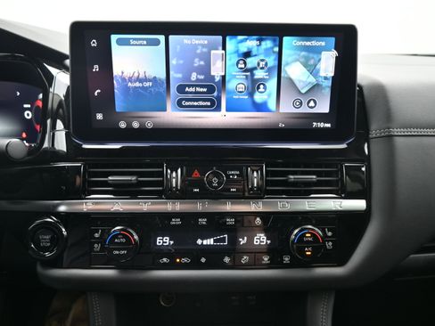 New 2026 Nissan Pathfinder Platinum AWD/4WD image 15