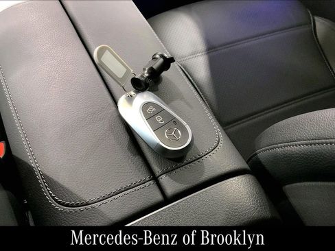 Used 2026 Mercedes-Benz GLC 300 4MATIC image 14