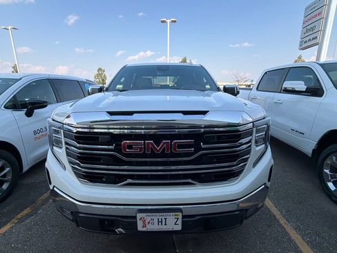 Used 2023 GMC Sierra 1500 SLT w/ SLT Premium Package AWD/4WD image 8