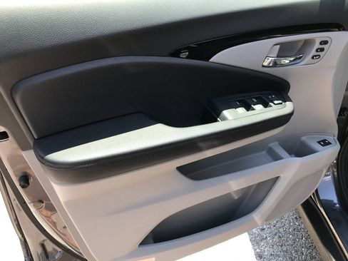 Used 2021 Honda Pilot Touring image 12