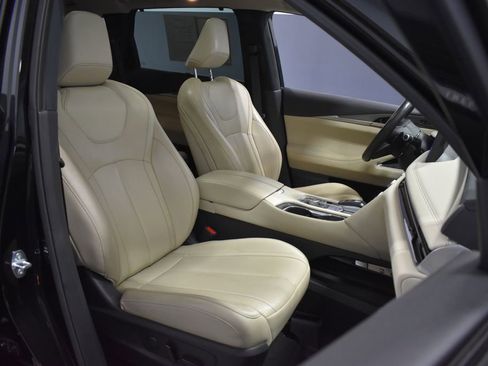 Used 2023 INFINITI QX60 Luxe AWD/4WD image 14