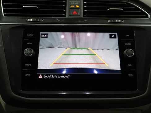 Used 2022 Volkswagen Tiguan SE image 27