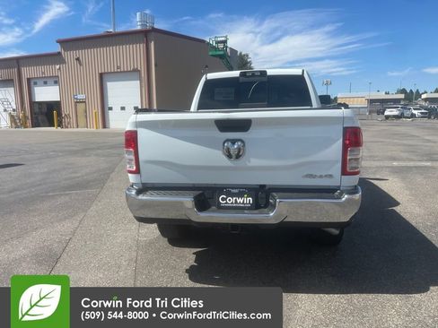 Used 2024 RAM 2500 Tradesman w/ Chrome Appearance Group AWD/4WD image 10