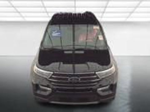Used 2024 Ford Explorer XLT w/ Equipment Group 202A image 9