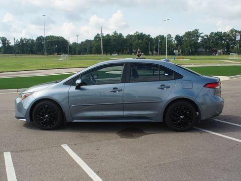 Used 2026 Toyota Corolla LE FWD image 11