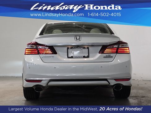Used 2016 Honda Accord Touring image 5