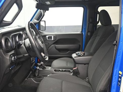 Used 2023 Jeep Wrangler Unlimited w/ Cold Weather Group AWD/4WD image 6