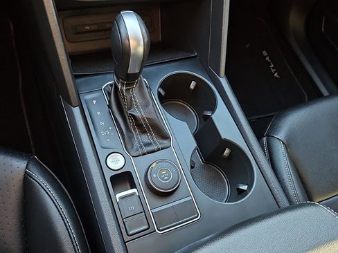 Used 2023 Volkswagen Atlas SE image 13