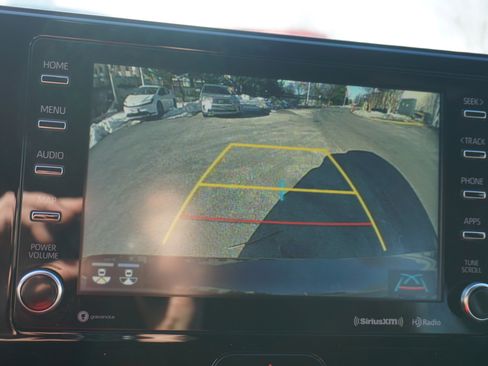 Used 2022 Toyota Venza XLE image 14