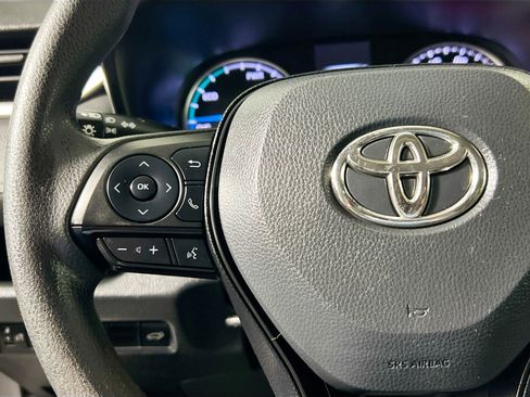 Used 2022 Toyota RAV4 XLE image 17