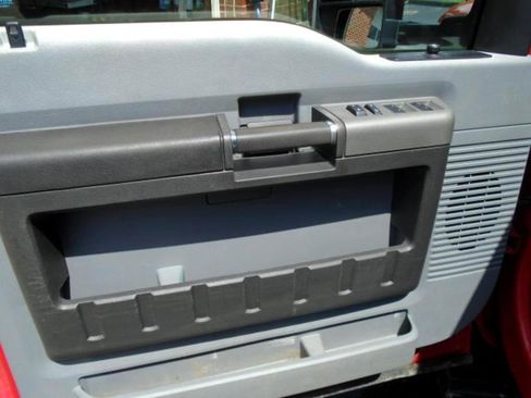 Used 2012 Ford F350 XLT w/ Camper Pkg image 26