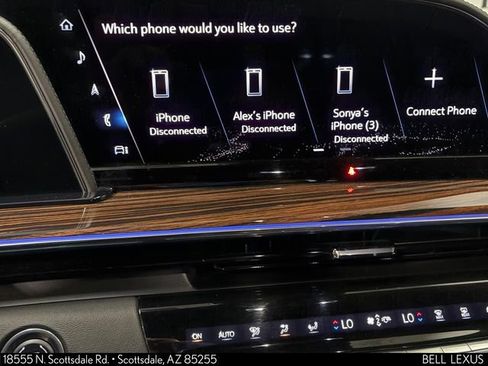 Used 2021 Cadillac Escalade ESV Premium Luxury w/ Driver Assist Tech Package AWD/4WD image 18