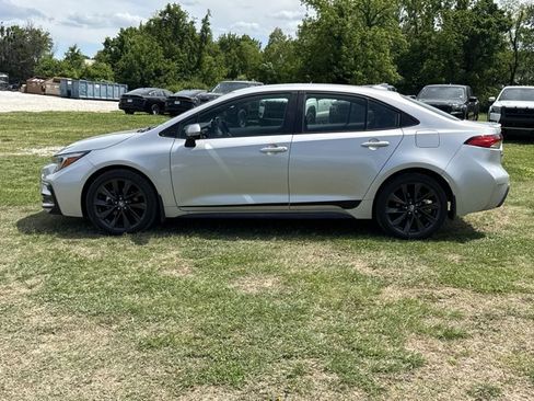 Used 2025 Toyota Corolla SE FWD image 3