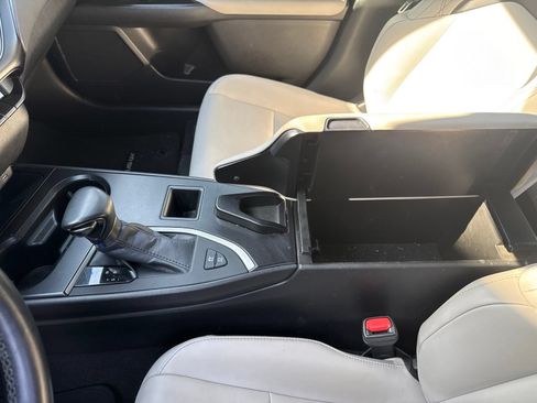 Used 2024 Lexus UX 250h FWD image 26