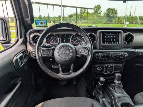 Used 2018 Jeep Wrangler Unlimited Sport S AWD/4WD image 36