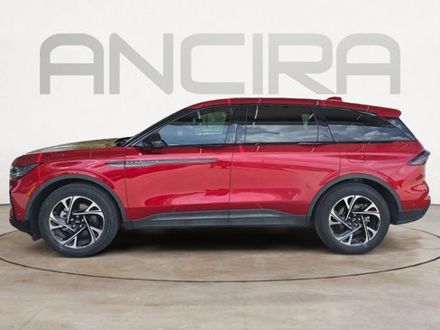 Used 2024 Lincoln Nautilus Premier w/ Equipment Group 102A AWD/4WD image 4