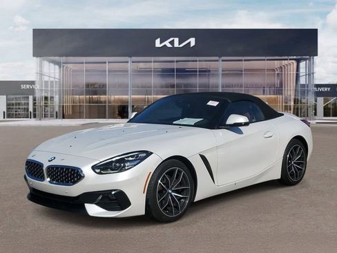 Used 2022 BMW Z4 sDrive30i w/ Premium Package image 3
