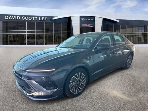 Used 2025 Hyundai Sonata Limited FWD image 5