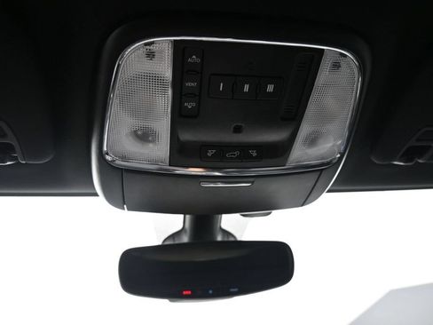 Used 2018 Jeep Grand Cherokee Limited AWD/4WD image 17