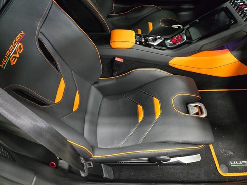 Used 2024 Lamborghini Huracan EVO image 28