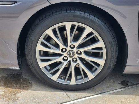 Used 2019 Lexus ES 350 w/ Accessory Package FWD image 10