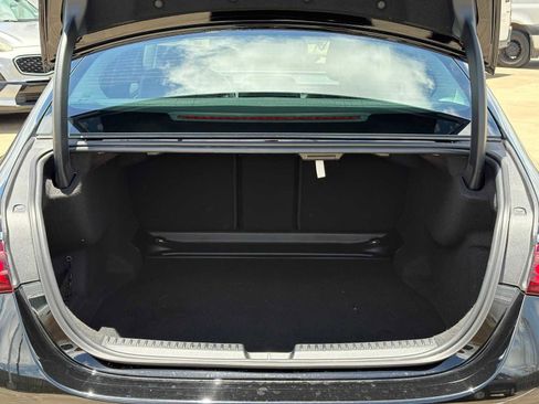 Used 2025 Mercedes-Benz E 350 Sedan image 10