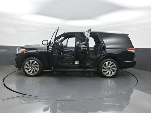 Used 2023 Lincoln Navigator Reserve RWD image 39