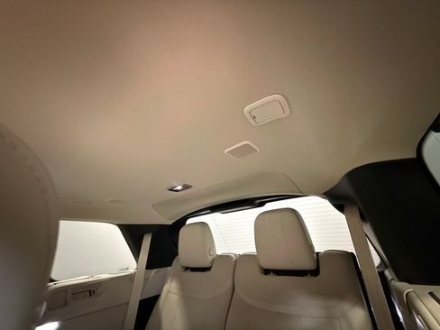 Used 2025 Land Rover Range Rover Long Wheelbase Autobiography AWD/4WD image 49