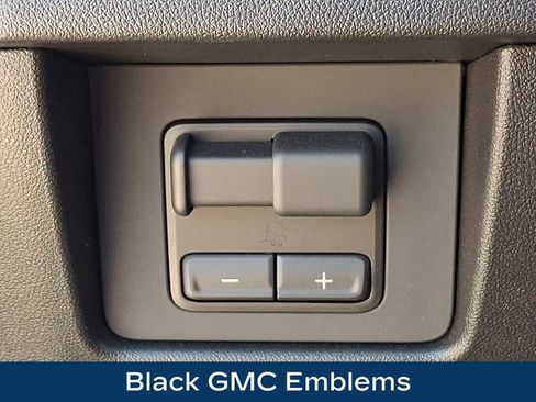 Used 2026 GMC Canyon AT4 w/ Nightfall Essentials Package AWD/4WD image 9