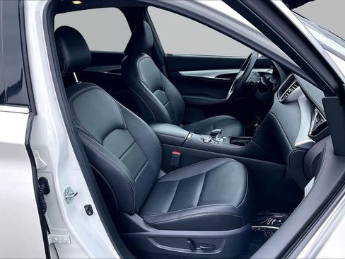 Used 2021 INFINITI QX50 Luxe w/ Cargo Package FWD image 8