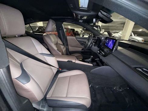 Certified 2023 Lexus ES 350 w/ Premium Package image 14