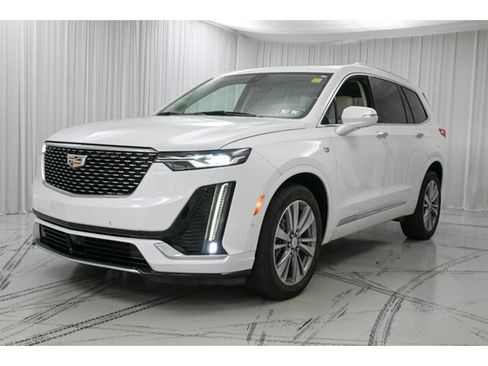 Used 2022 Cadillac XT6 Premium Luxury w/ Technology Package image 4